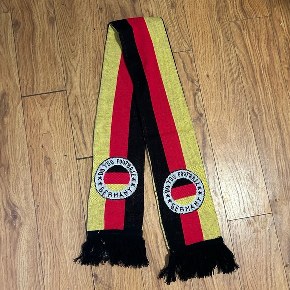 Germany Football Club Soccer Scarf | Black Red Yellow | New with tags - Picture 4 of 4